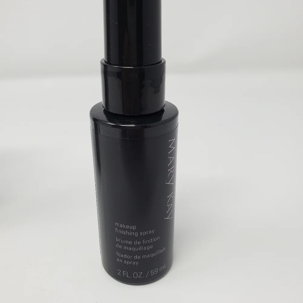 NIB MARY KAY Makeup Finishing Spray